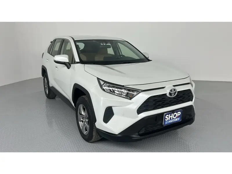 Toyota RAV4 LE 2024 2