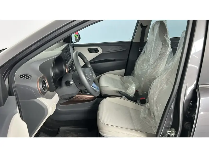 Hyundai I10 FLT 2025 10