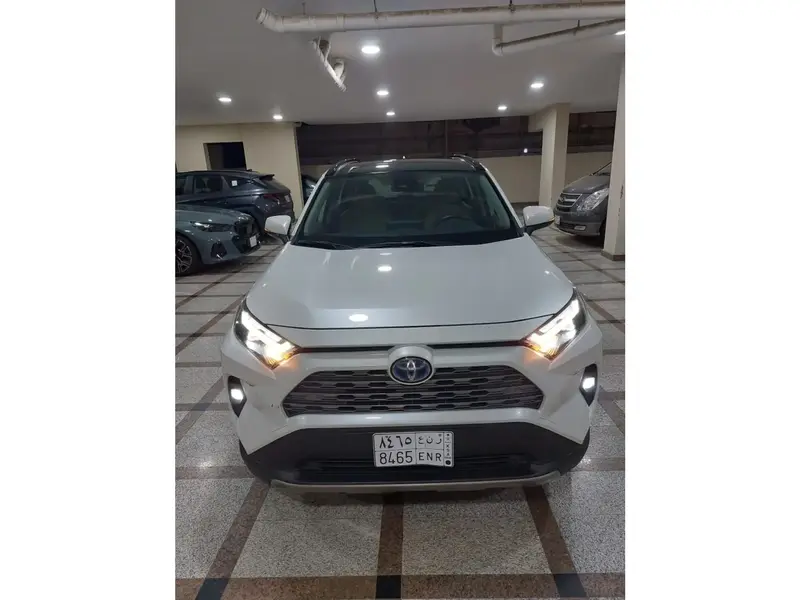 Toyota RAV4 2025 1