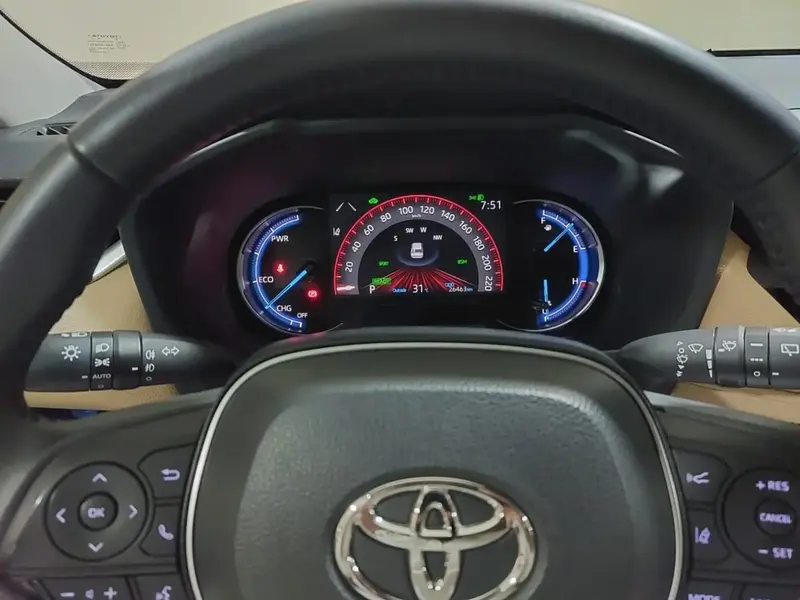 Toyota RAV4 2025 11