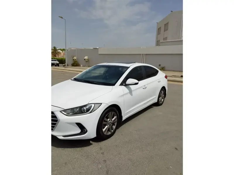 هيونداي إلنترا 2016 8