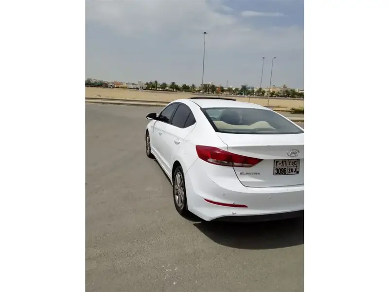 هيونداي إلنترا 2016 6