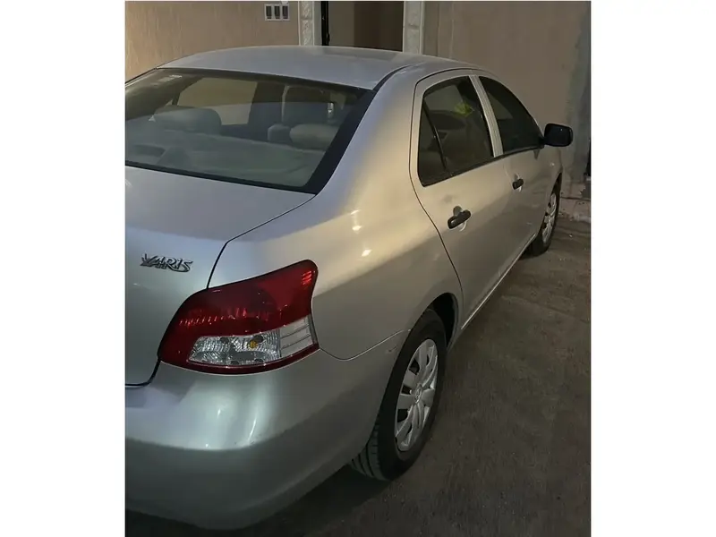 Toyota Yaris 2013 4