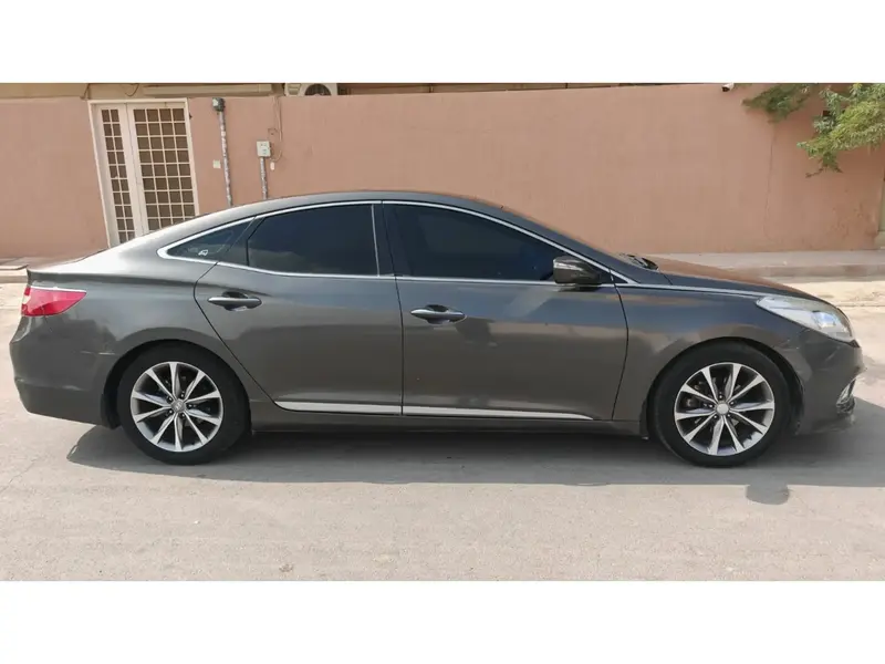 Hyundai Azera 2015 3