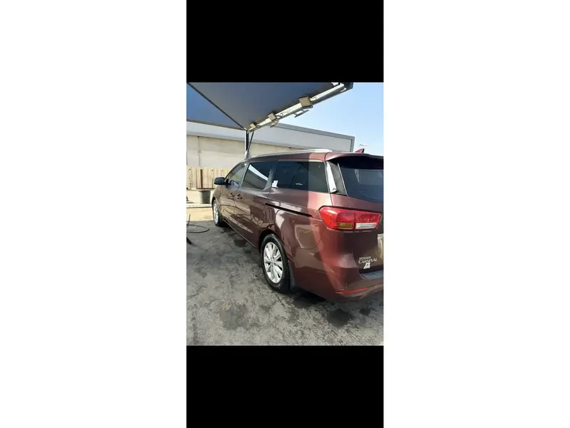 KIA Carnival 2016 3