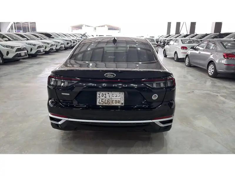 Ford Taurus 2023 4