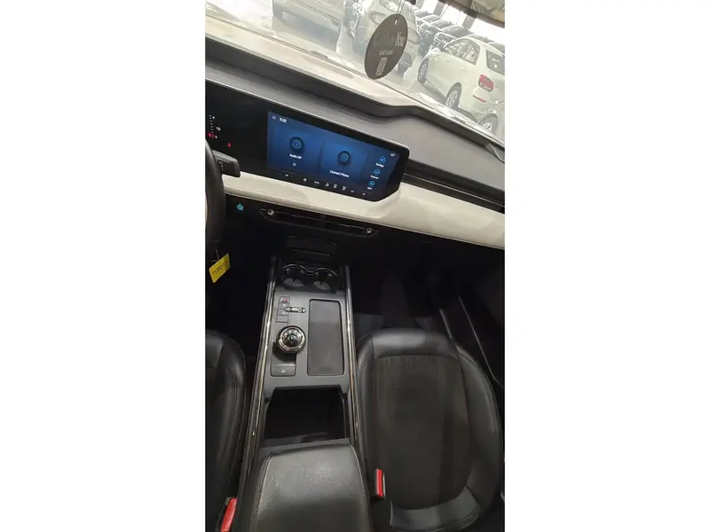 Ford Taurus 2023 10