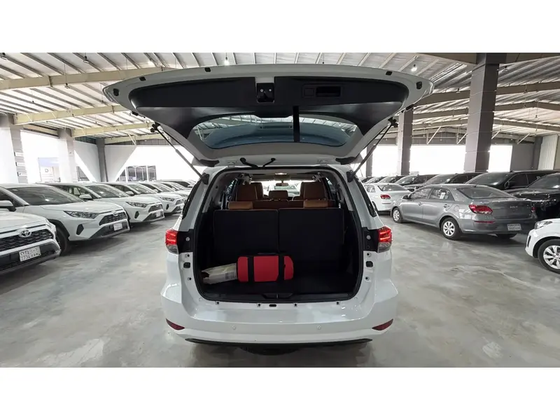 Toyota Fortuner 2024 5