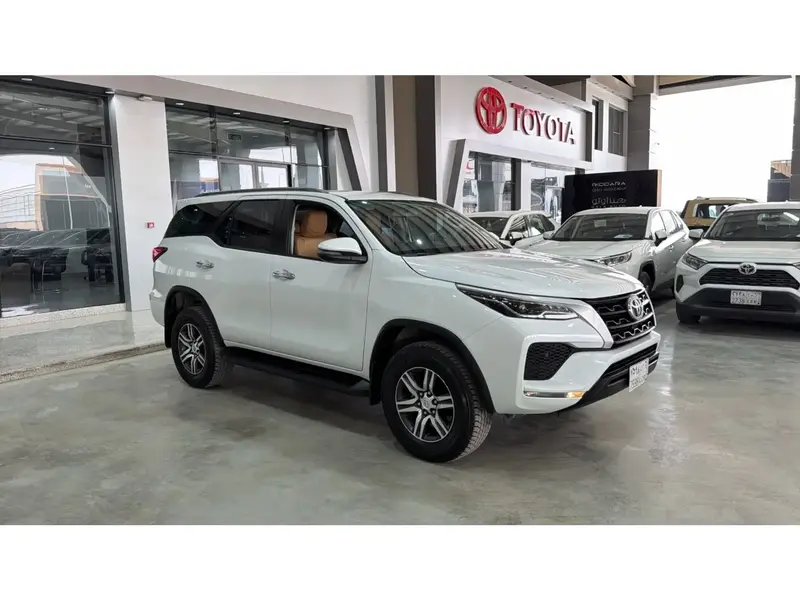 Toyota Fortuner 2024 3