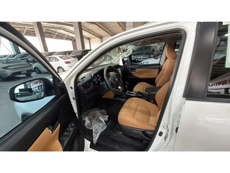 Toyota Fortuner 2024 10