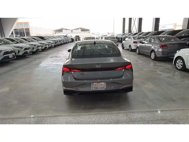 Hyundai Elantra 2023 4