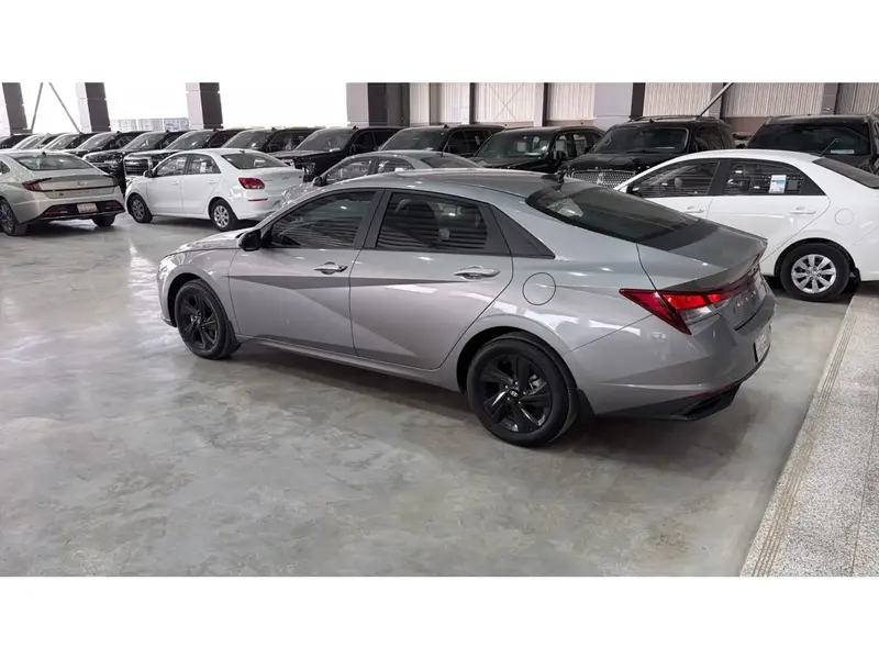 Hyundai Elantra 2023 7