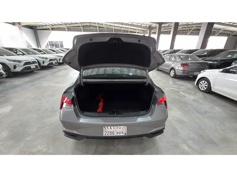 Hyundai Elantra 2023 5