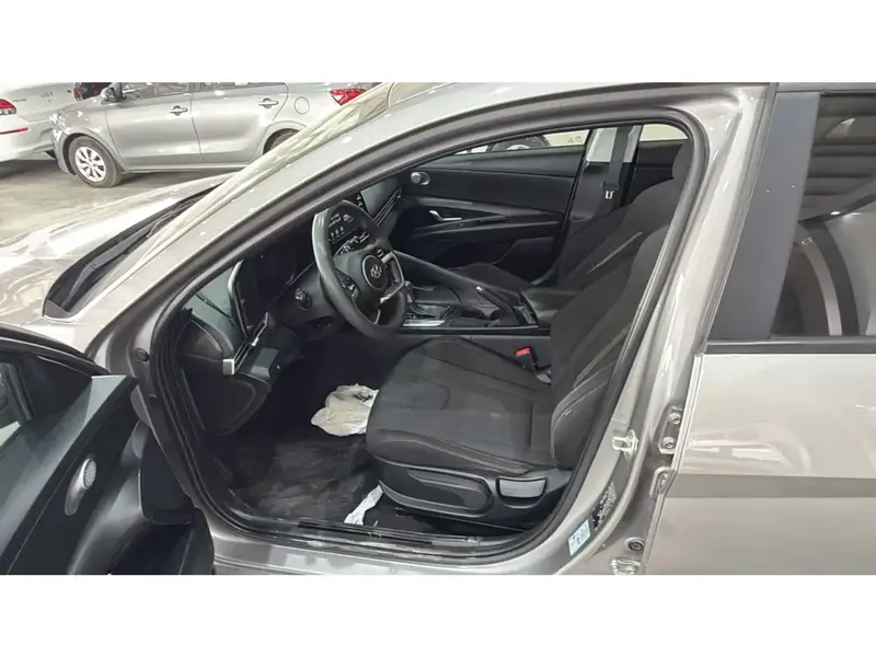 Hyundai Elantra 2023 9