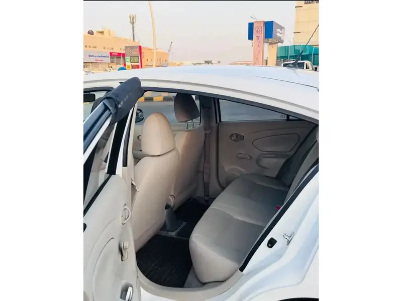 Nissan Sunny 2022 3