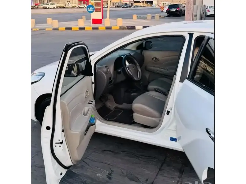 Nissan Sunny 2022 6