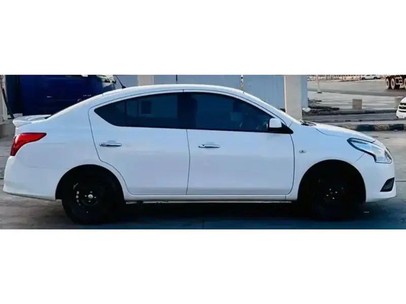 Nissan Sunny 2022 10