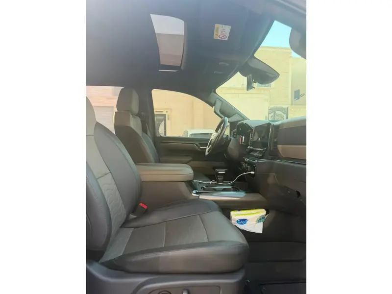 Chevrolet Silverado 2023 3