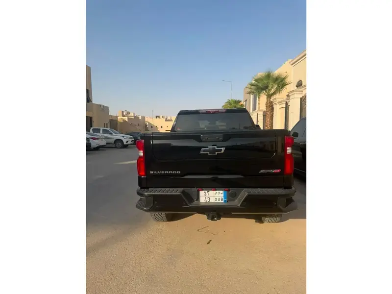 Chevrolet Silverado 2023 4