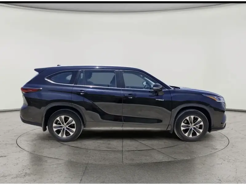 Toyota Highlander 2024 5