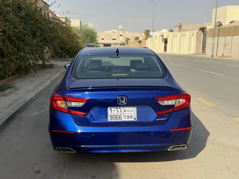 Honda Accord 2022 4
