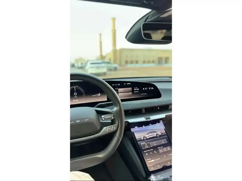 Lucid Air Pure 2025 3