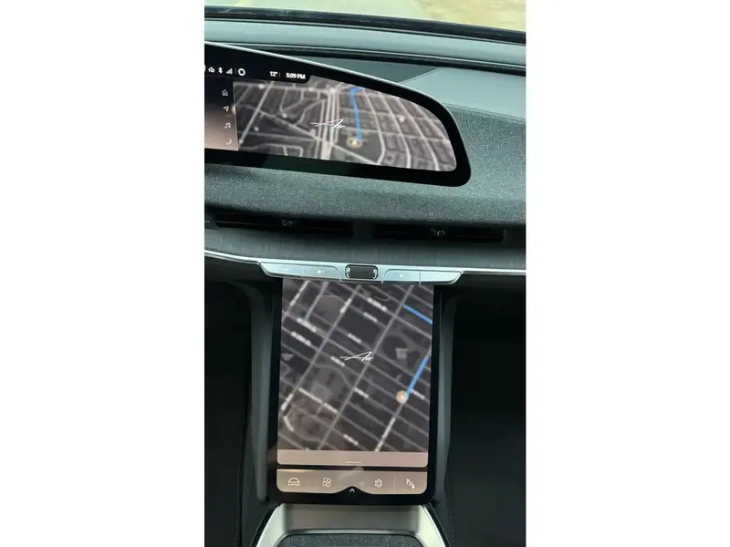 Lucid Air Pure 2025 4