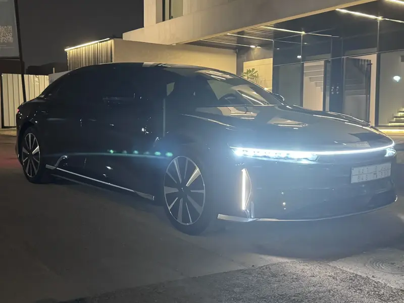 Lucid Air Pure 2025 8