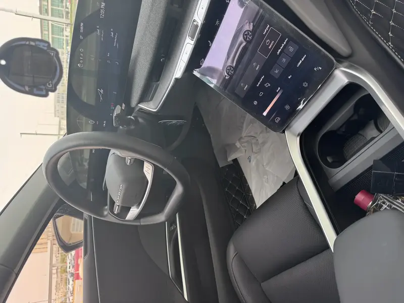Lucid Air Pure 2025 15