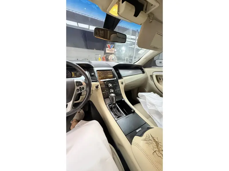 Ford Taurus 2014 3