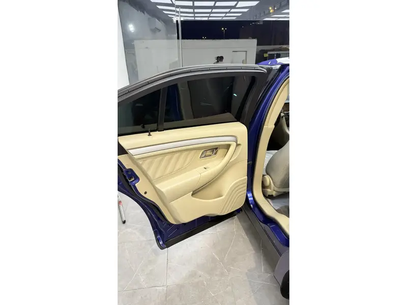 Ford Taurus 2014 9