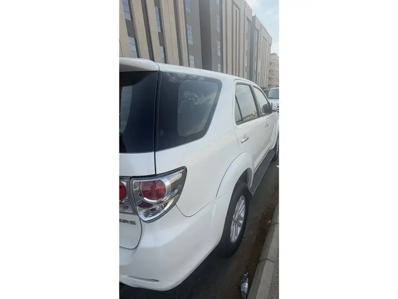 Toyota Fortuner 2015 3