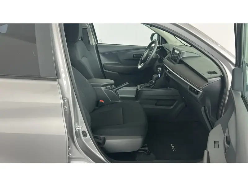 Toyota Yaris Y 2026 15