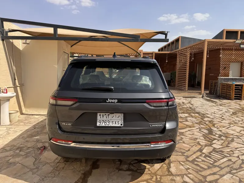 Jeep Cherokee 2025 5