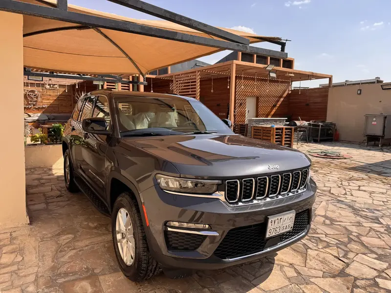 Jeep Cherokee 2025 4
