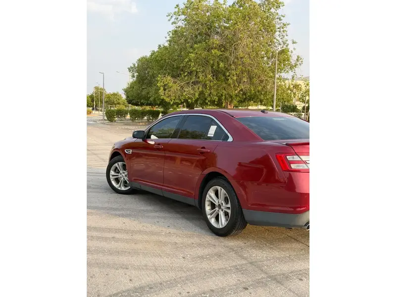 Ford Taurus 2015 3