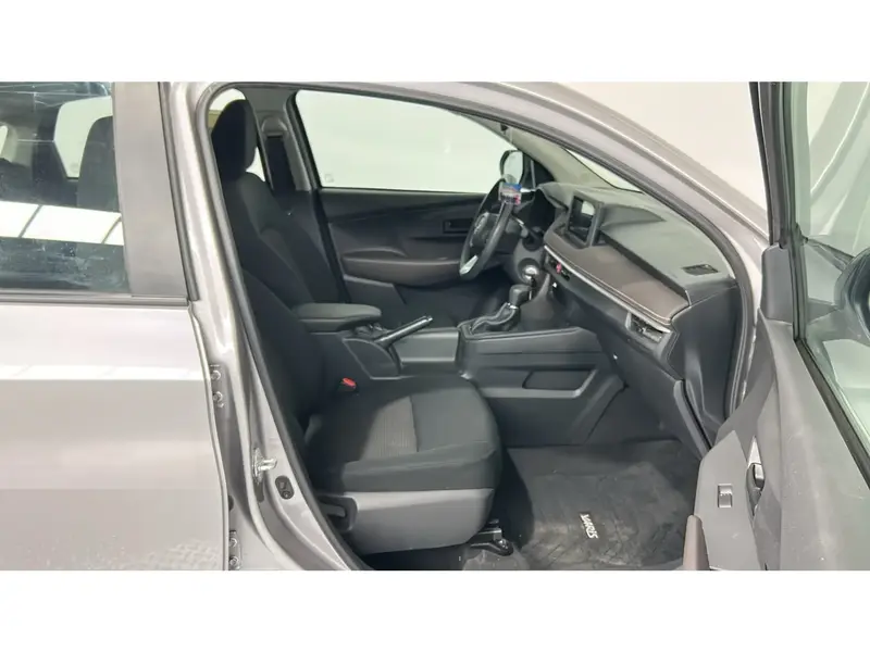 Toyota Yaris Y 2026 14
