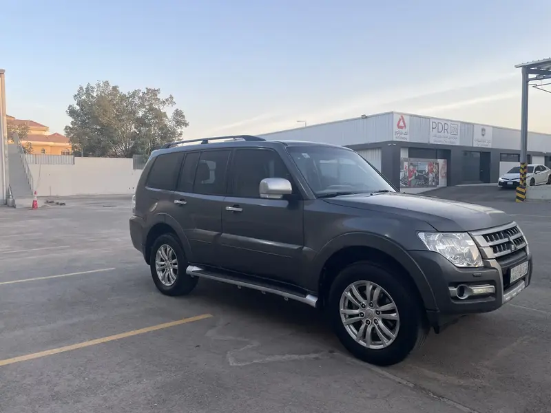Mitsubishi Pajero 2017 3