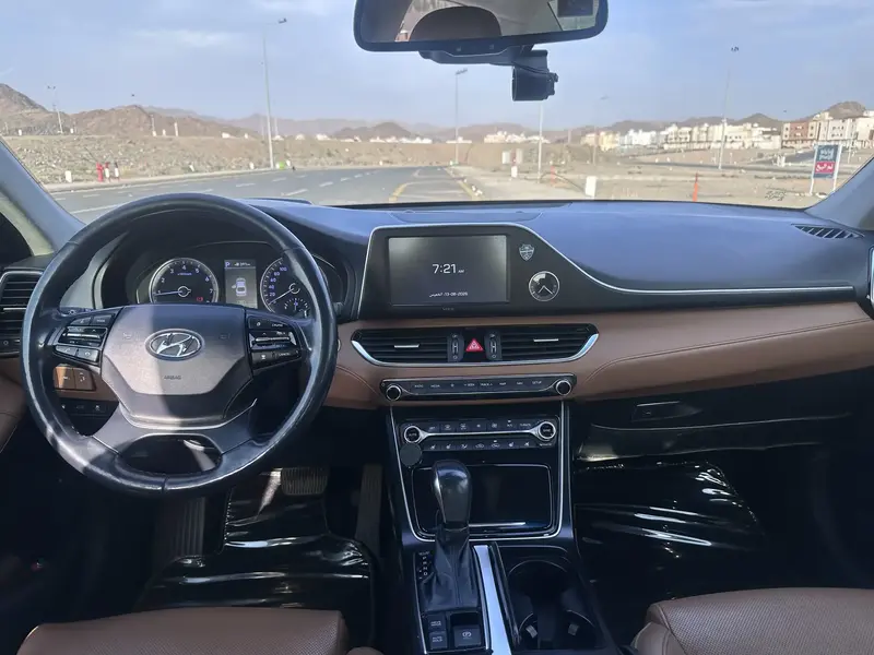 Hyundai Azera 2020 8