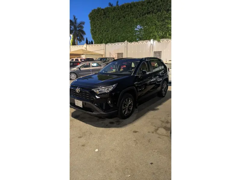 Toyota RAV4 2025 3