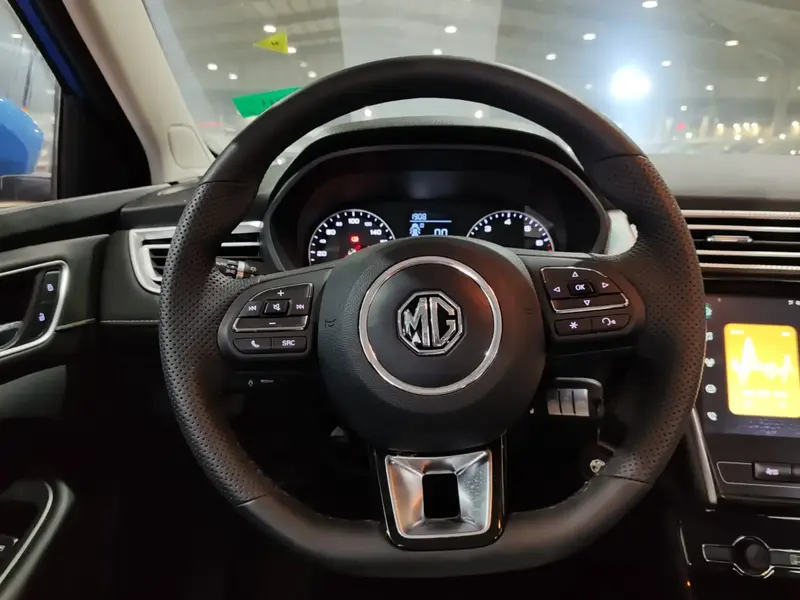 ام جي 5 2025 استاندر 16