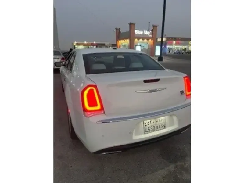 كرايسلر 300C 2021 4