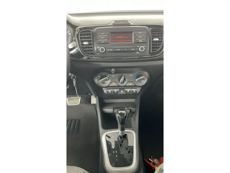 KIA Pegas GL 2026 10