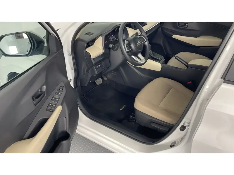 Toyota Yaris Y 2026 12
