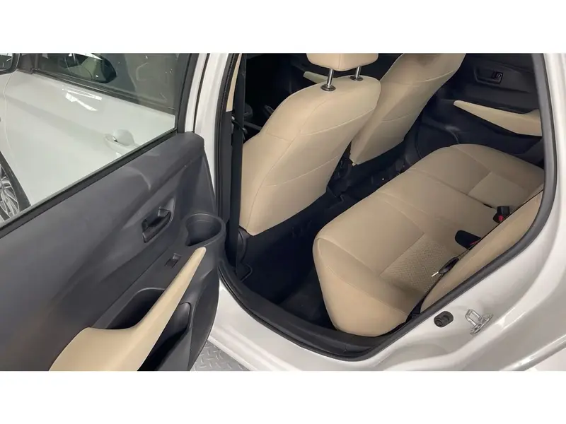 Toyota Yaris Y 2026 14