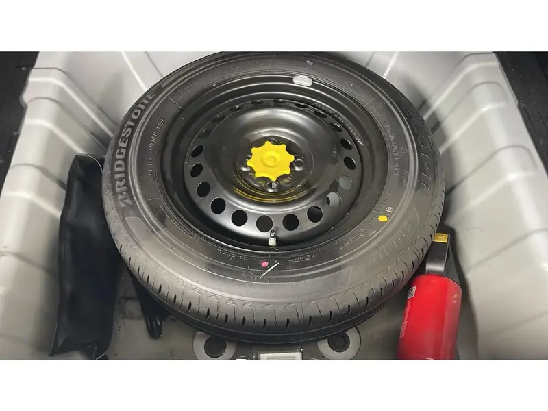 Toyota Yaris Y 2026 21