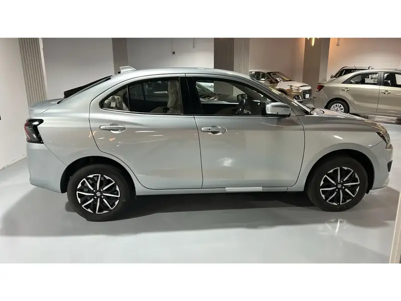 Suzuki Dzire GLX 2026 4