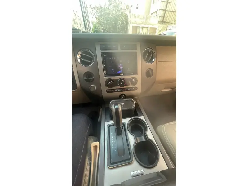 Ford Expedition 2011 14