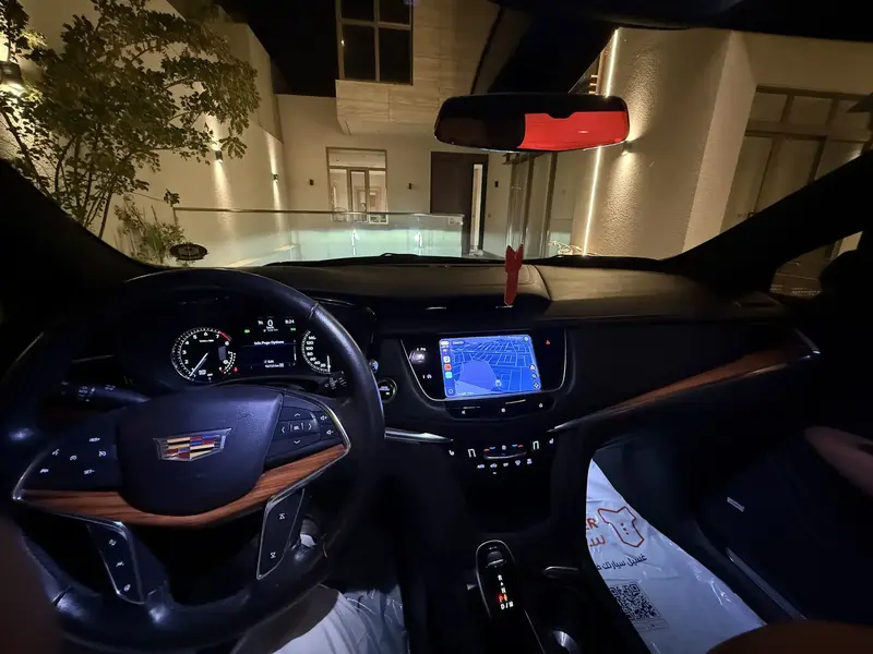 كاديلاك XT5 2021 6