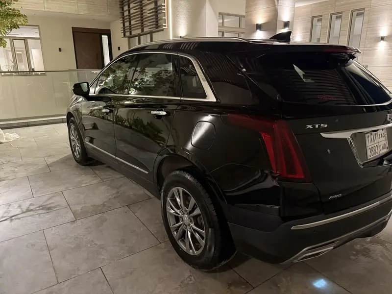 كاديلاك XT5 2021 3